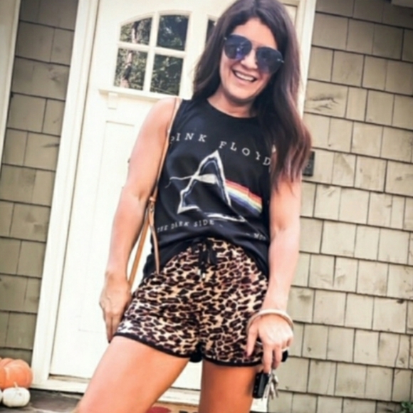 🆕️ Leopard Drawstring Beach Shorts - Picture 9 of 9